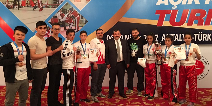 Meramlı kick-bokscular Antalya’ya damga vurdu