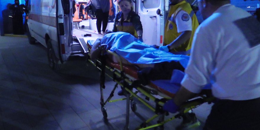 Karı kocaya evinde bıçaklı saldırı