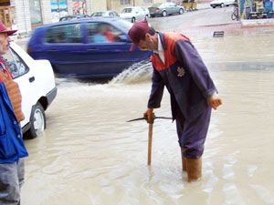 Seydişehir’de sağanak yağış hayatı etkiledi