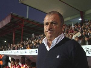 Terim'den şok hareket! - İzle