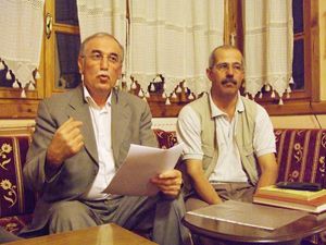 Yaşamak için yazmış