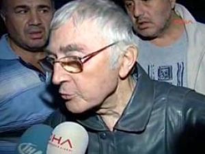 Eski bakanın otomobilini yaktılar