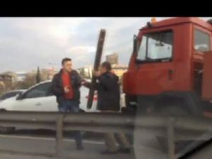 TEM otoyolunda kalaslı saldırı