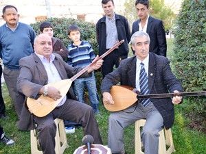 Karslı aşıklar Ereğli'de atıştı