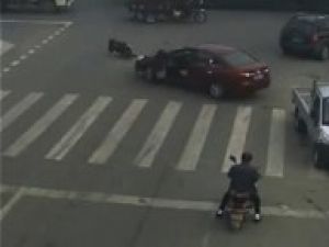Kadın Sürücü Kendi Kendini Ezdi