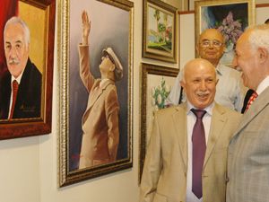 ‘Resim Sanatına Gönül Verenler’ sergi açtı