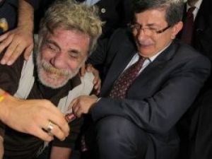 Ahmet Davutoğlu hüngür hüngür ağladı