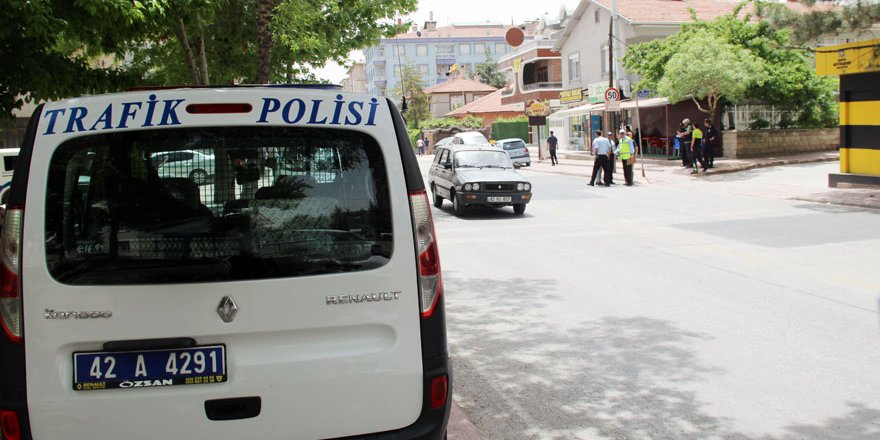 Otomobile çarpan motosikletin sürücüsü öldü