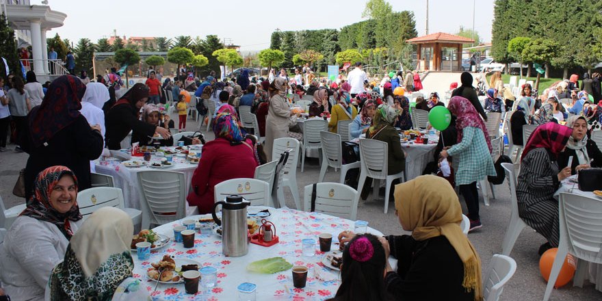 Gençlik Eğitim velileriyle buluştu