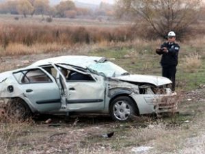 Otomobil takla attı