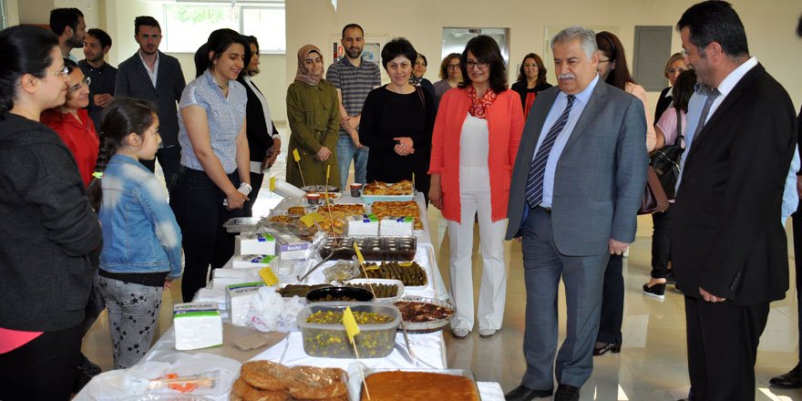 NEÜ’de Alzheimer Gündüz Yaşam Merkezi yararına kermes