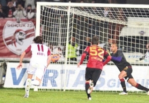 Haftanın kalecisi Melo seçildi