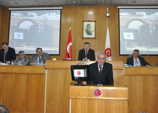 Bütçenin yarısı yollara