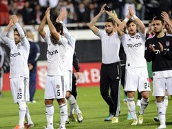 Beşiktaş zor da olsa turladı
