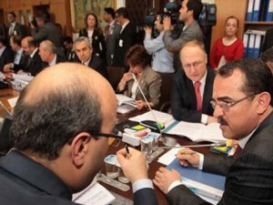 Ana dilde savunmaya Komisyon onayı
