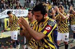 A.Gücü'nden 6 dakikalık protesto!