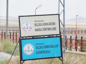 Orda bir okul var…