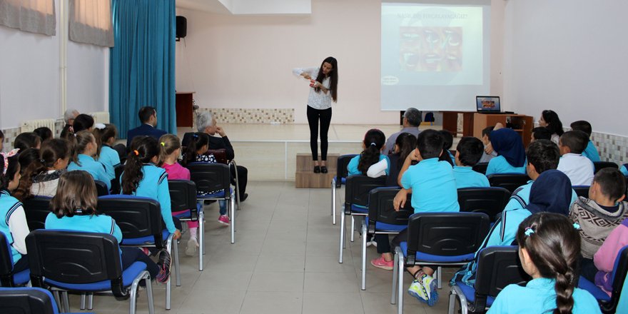 NEÜ öğrencilerinin hazırladığı “Yumi’nin Dişleri” projesi devam ediyor