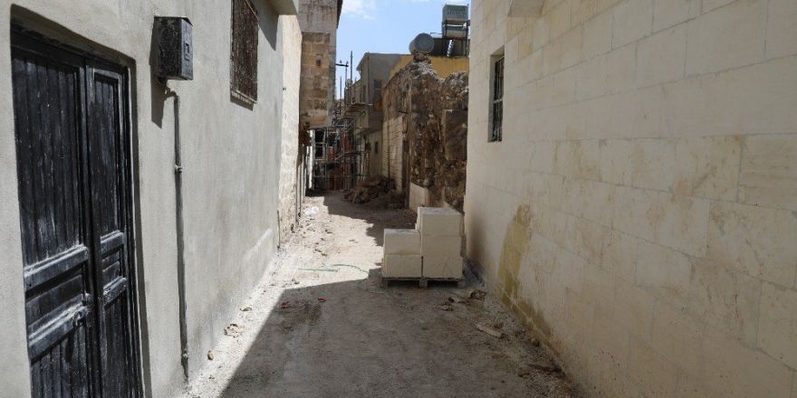 Tarihi Urfa sokakları yeniden hayat buluyor
