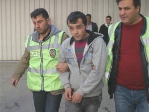 Arap sabunu sorup para çaldılar