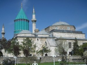 Mevlana, cahilin elindeki silahın felaket olacağını söylemiş