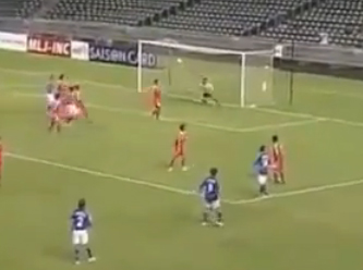 İşte futbol tarihine geçen bir gol daha!