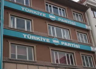 Parti yok tabela var