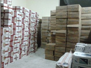 240 bin paket kaçak sigara ele geçirildi