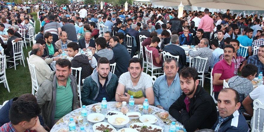 Elektrik sektörünün kalbi iftar buluşmasında attı