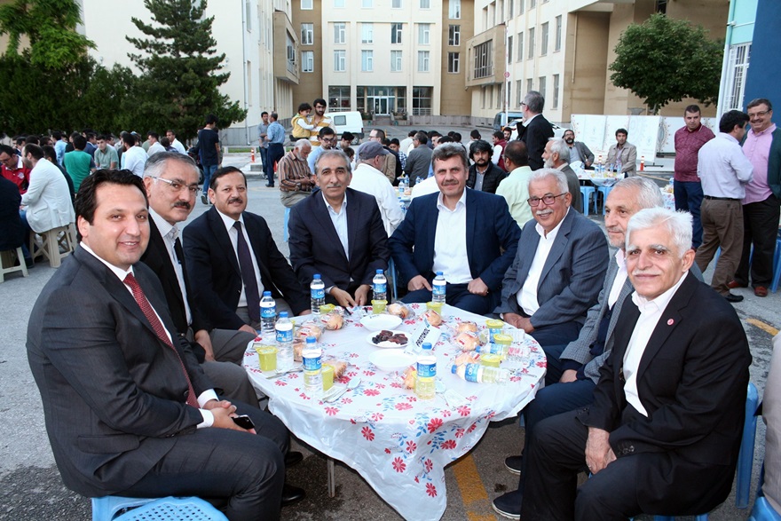 Türk Anadolu Vakfı geleneksel iftarı gerçekleştirildi