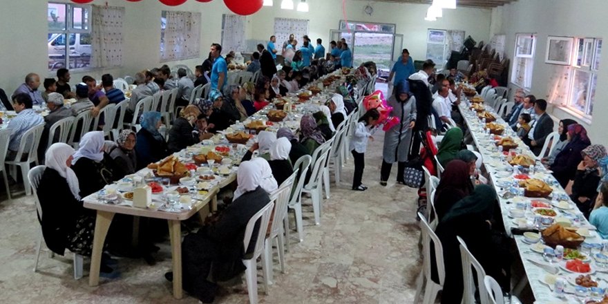 Yalıhüyük Belediyesinden dul ve yetimlere iftar