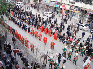 Törenler yürüyüş ile başladı