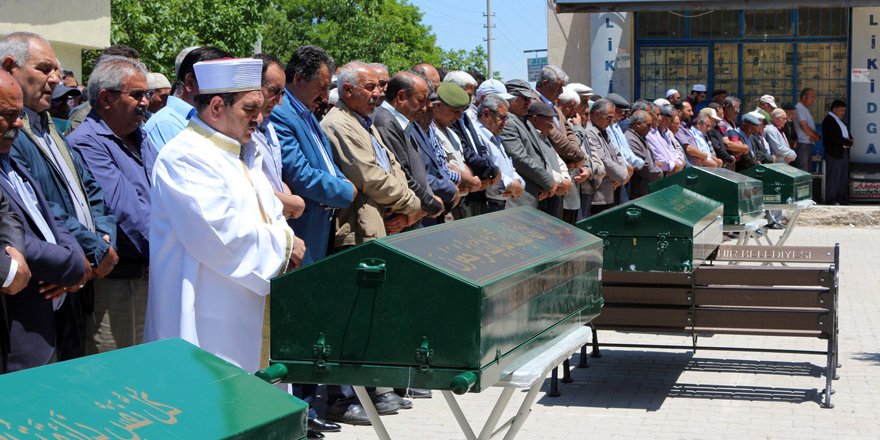 Konya’da öldürülen 5 kişi toprağa verildi