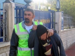 Hırsızlık anı güvenlik kamerasında