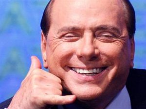 Berlusconi'den 'devam' kararı