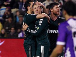 Mesut Özil Real Madrid'i ipten aldı