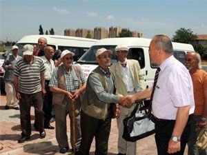 Huzurevi sakinleri Antalya'da tatilde