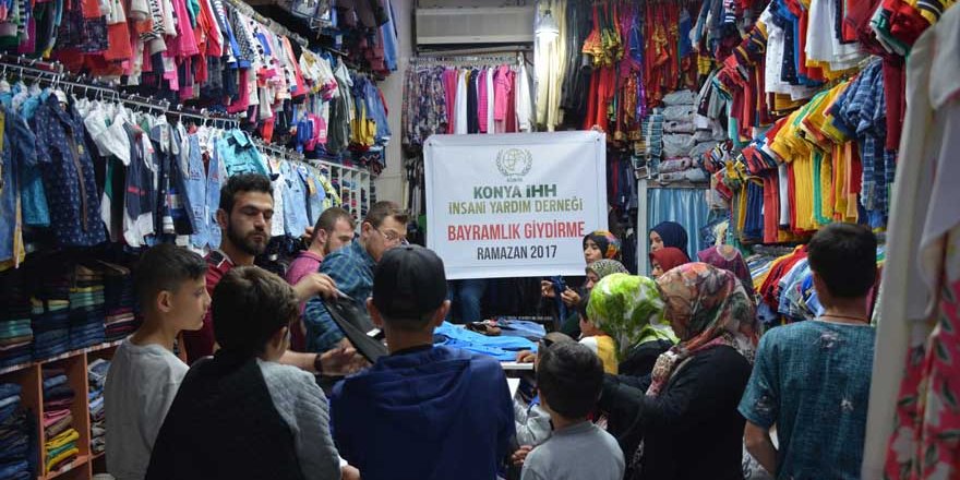 İHH Konya'daki 500 yetime "bayramlık" sevinci yaşattı