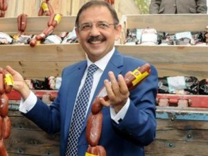 Kazandığını sucuğa yatırdı!