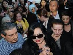 Hüngür hüngür ağlattılar