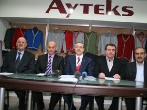 Okul kıyafetleri ellerinde kaldı