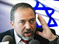 Liberman Filistinlileri işgalle tehdit etti