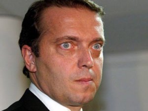 Cem Uzan neden yakalanamıyor?