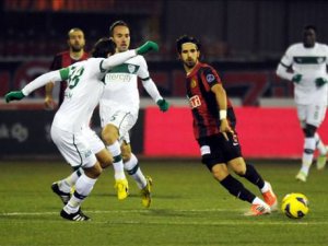 Düellodan galip çıkmadı