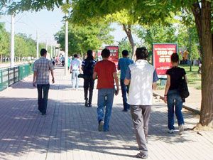 Tramvaylar, kampus içine girmeli
