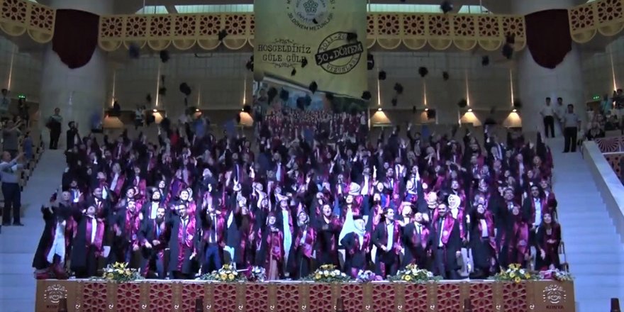Meram Tıp Fakültesi 30. dönem mezunlarını törenle uğurladı