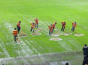 Galatasaray - Fenerbahçe derbisi çamura batabilir