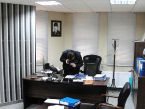 Ak Partili Başkan ve danışmanın odasında arama