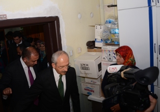 Kılıçdaroğlu o öğretmenin ailesini ziyaret etti