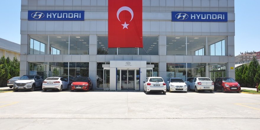 Hyundai İrent’ten Türk bayrağı hediyesi